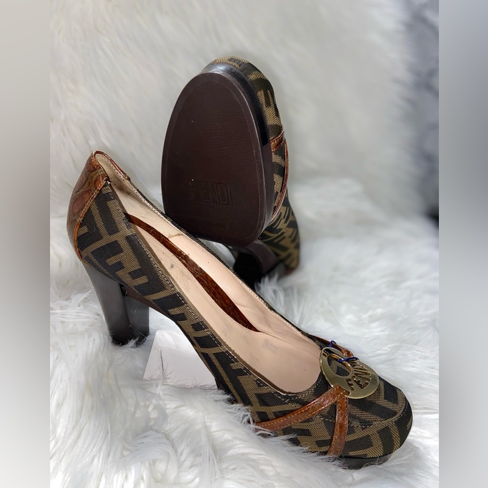 Fendi Logo Tobacco Loafer Platform Pumps - Size 42
